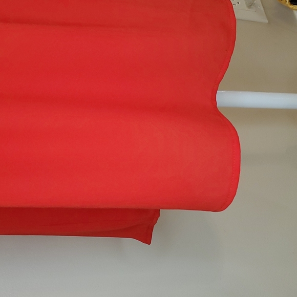 Ann Taylor ❤️NWT♥️ Bright Red Short Sleeve Flowing Blouse! ♥️♥️♥️ - Picture 4 of 13